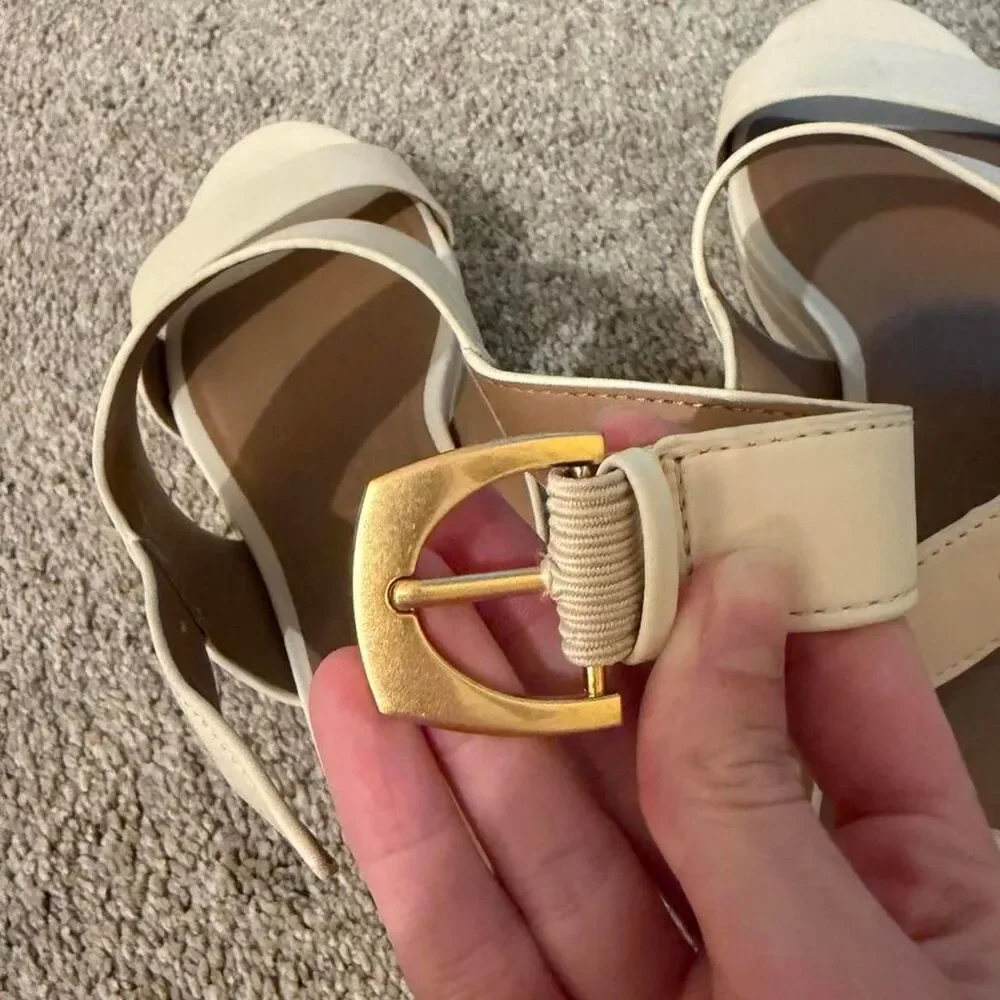 AEROSOLES white platform